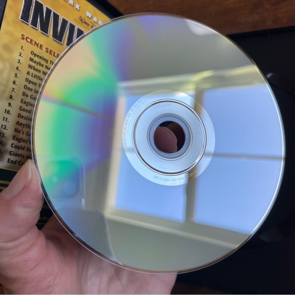 Invincible DVD Movie 2006 Like New Condition True Story Mark Wahlberg - Picture 6 of 6